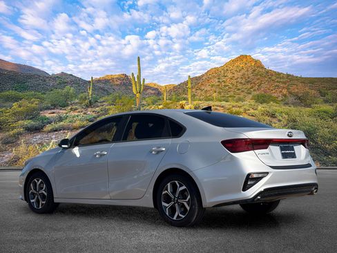 Certified 2021 Kia Forte LXS FWD image 8