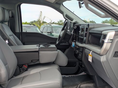 New 2026 Ford F250 XL w/ XL Chrome Package image 15