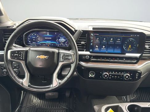 Used 2023 Chevrolet Silverado 1500 LT image 11