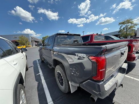 Used 2024 Toyota Tacoma TRD Off-Road AWD/4WD image 4