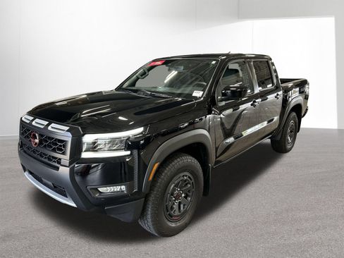Certified 2025 Nissan Frontier PRO-4X w/ Pro Premium Package AWD/4WD image 32