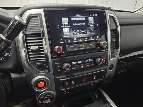 Used 2021 Nissan Titan SV w/ SV Convenience Package image 24