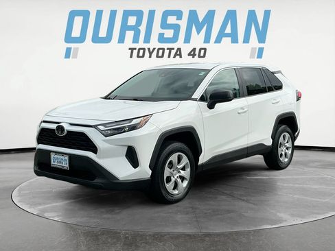 Used 2024 Toyota RAV4 LE AWD/4WD image 3