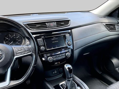 Used 2020 Nissan Rogue SV FWD image 9