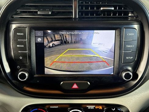 Used 2023 Kia Soul LX FWD image 11