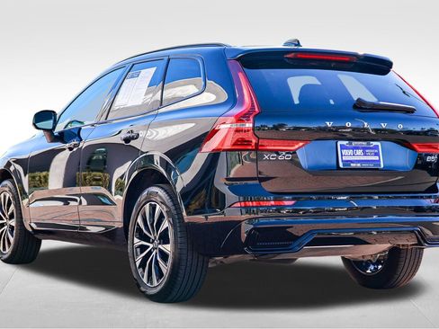 Used 2025 Volvo XC60 B5 Plus image 5