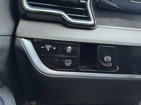 Used 2025 Kia Sportage LX FWD image 36