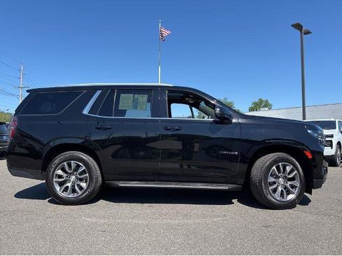 Used 2022 Chevrolet Tahoe LT w/ Luxury Package AWD/4WD image 5