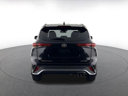 Used 2025 Toyota Highlander XSE AWD/4WD image 7