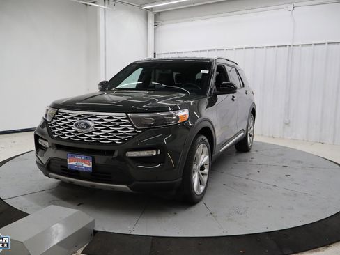 Certified 2023 Ford Explorer Platinum w/ Technology Package RWD image 10