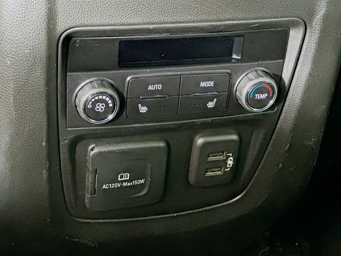 Used 2024 Buick Enclave Premium image 27