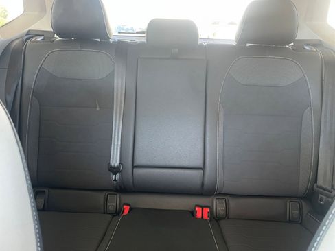 Used 2025 Volkswagen Taos SE image 38