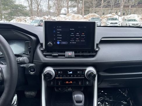 Certified 2023 Toyota RAV4 XLE w/ Convenience Package image 15