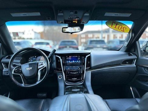 Used 2017 Cadillac Escalade Platinum image 16
