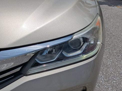 Used 2017 Honda Accord EX-L image 10