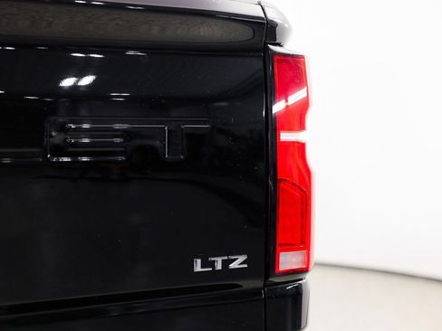 Used 2024 Chevrolet Silverado 2500 LTZ w/ LTZ Convenience Package image 17