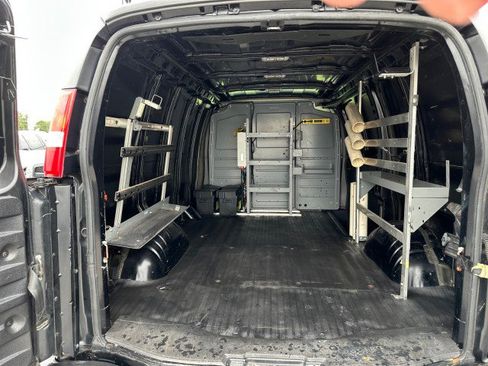 Used 2017 Chevrolet Express 2500 image 20