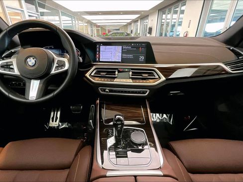 Used 2023 BMW X5 sDrive40i w/ M Sport Package image 16