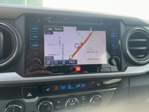 Used 2018 Toyota Tacoma Limited AWD/4WD image 9