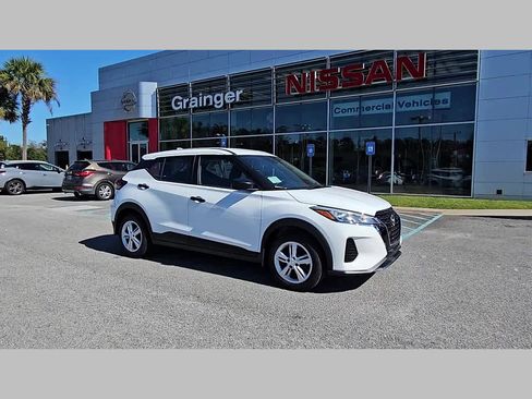 New 2025 Nissan Kicks Play S image 16