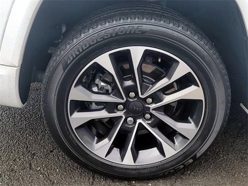 Used 2021 Jeep Grand Cherokee L Overland w/ Luxury Tech Group IV image 10