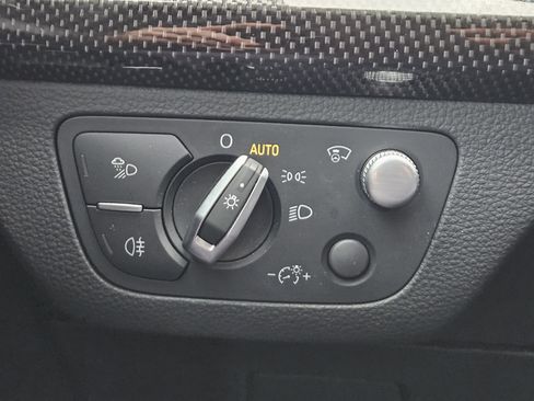 Used 2019 Audi SQ5 Prestige w/ Prestige Package image 23