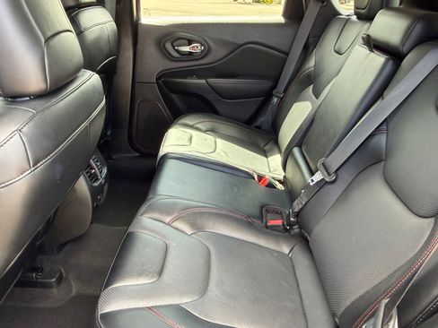 Used 2022 Jeep Cherokee Trailhawk w/ Sound & Nav Group AWD/4WD image 21