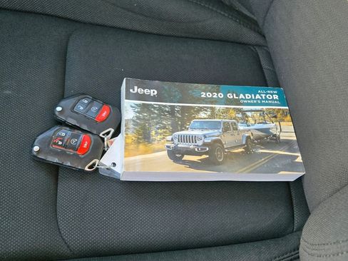 Used 2020 Jeep Gladiator Overland w/ LED Lighting Group AWD/4WD image 12