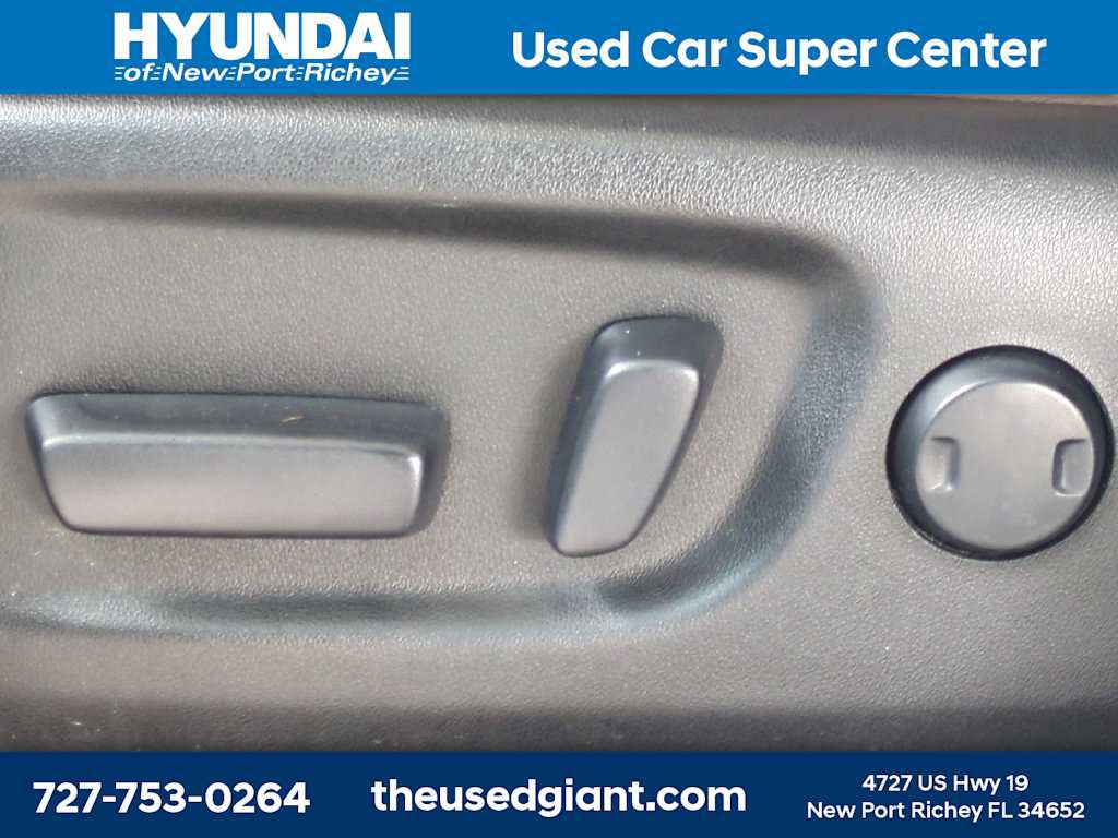 Used 2015 Toyota Sienna Limited Premium w/ Advanced Technology Package FWD image 22