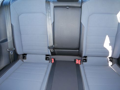 Certified 2025 Volkswagen Jetta SE w/ Sunroof Package image 13