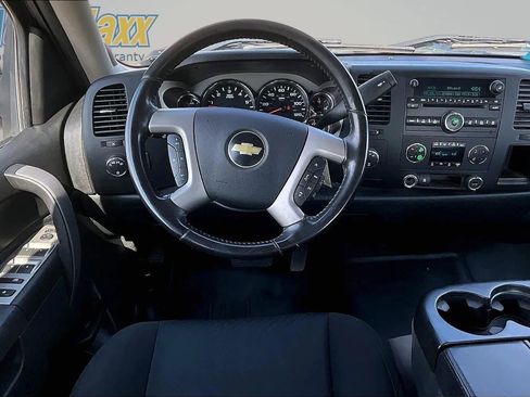 Used 2010 Chevrolet Silverado 2500 LT w/ Interior Plus Package AWD/4WD image 8