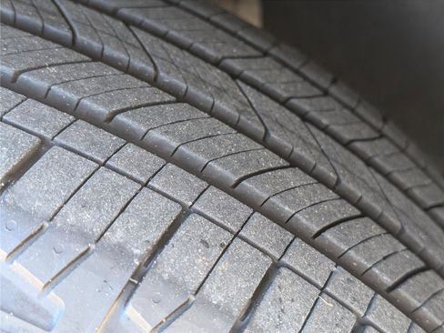 Used 2024 GMC Terrain SLE image 10