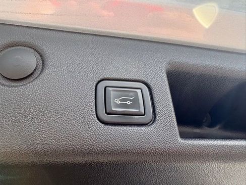 Used 2024 Chevrolet Equinox LT w/ Driver Convenience Package FWD image 37