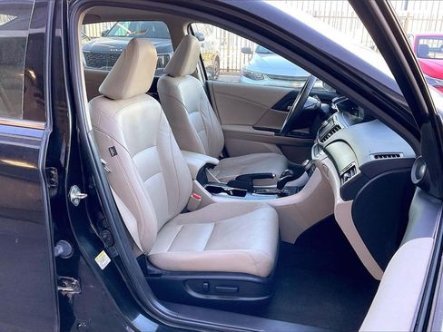 Used 2015 Honda Accord Touring image 7
