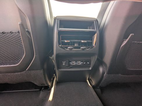 Certified 2025 Jeep Grand Cherokee Limited w/ Black Appearance Package image 14