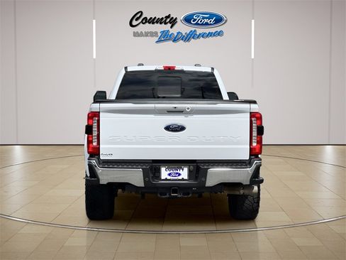 Used 2023 Ford F250 Lariat image 11