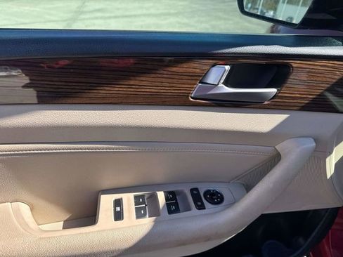 Used 2017 Hyundai Sonata Limited FWD image 25