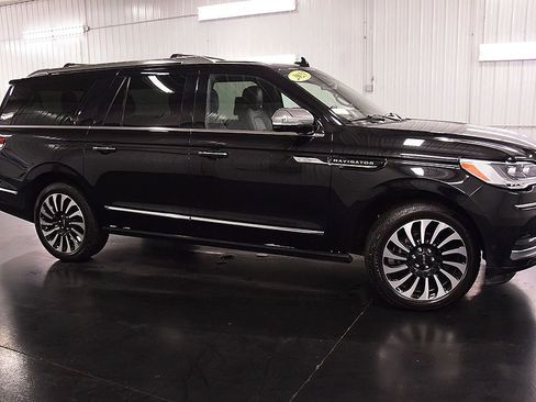 Used 2023 Lincoln Navigator L Black Label image 8