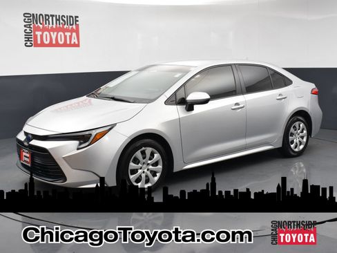 Used 2025 Toyota Corolla LE FWD image 1