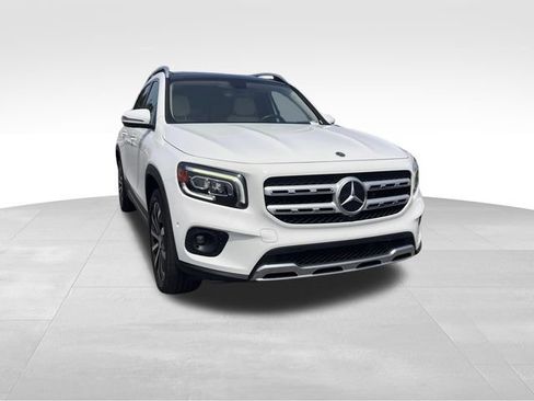 Used 2021 Mercedes-Benz GLB 250 w/ Premium Package image 7
