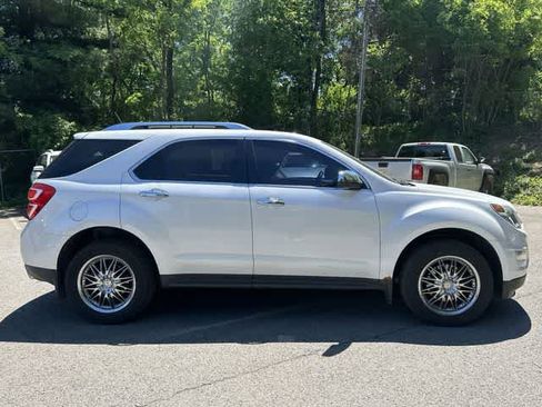 Used 2016 Chevrolet Equinox LTZ w/ Enhanced Convenience Package AWD/4WD image 3