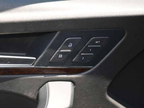 Used 2018 Audi Q5 2.0T Premium Plus w/ Premium Plus Package AWD/4WD image 11