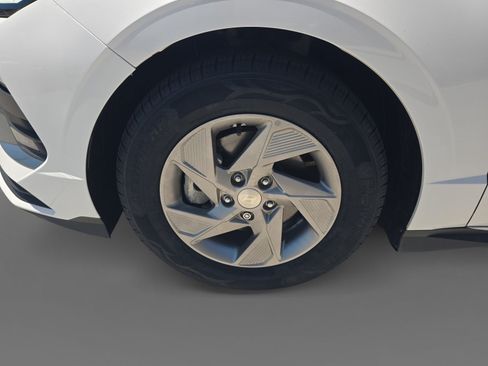 Used 2025 Hyundai Sonata SE FWD image 9