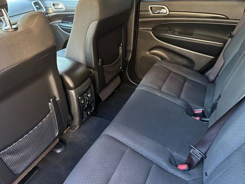 Used 2021 Jeep Grand Cherokee Laredo w/ Security & Convenience Group image 11