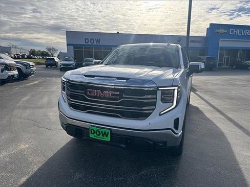 Used 2023 GMC Sierra 1500 SLT image 2