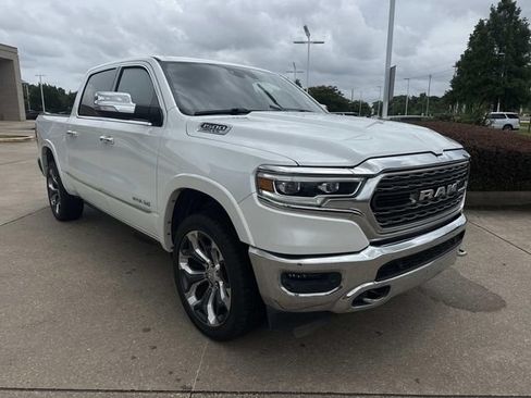 Used 2019 RAM 1500 Limited RWD image 3