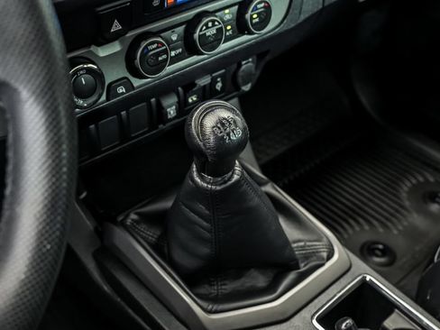 Used 2023 Toyota Tacoma TRD Off-Road w/ TRD Premium Off Road Package AWD/4WD image 23