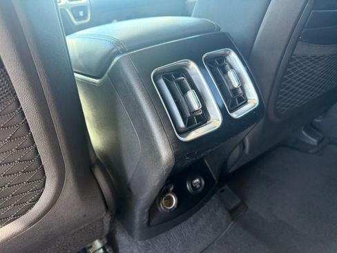 Used 2022 Kia Sorento LX AWD/4WD image 19