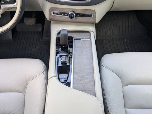 Certified 2023 Volvo XC90 B6 Plus w/ Protection Package AWD/4WD image 19