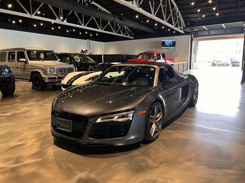 Used 2015 Audi R8 V10 image 2